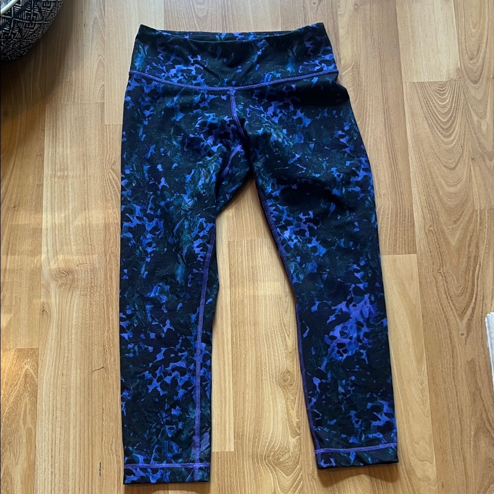 Lululemon Athletica Blue Black Patterned Leggings sz 4